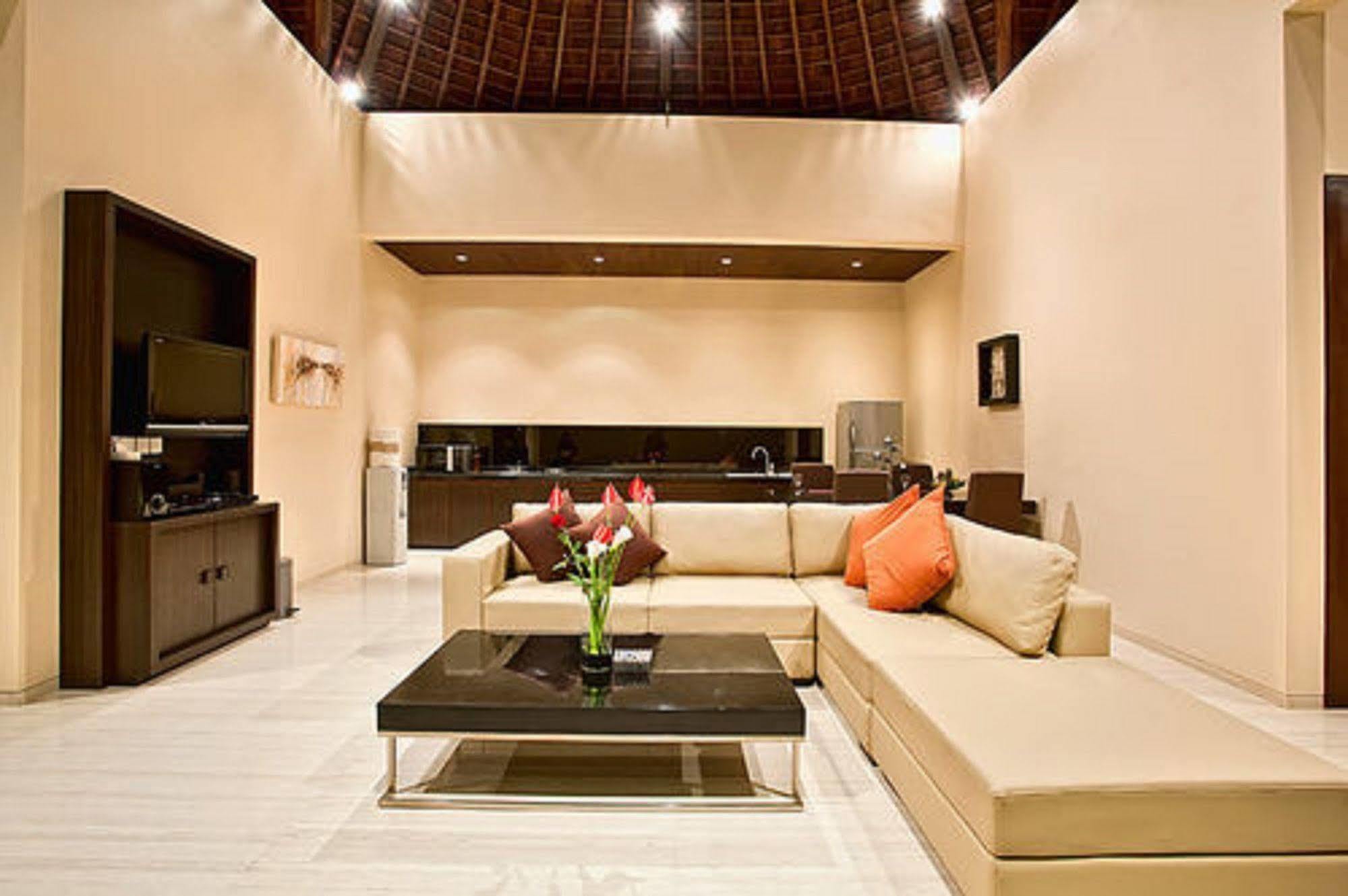 Arsa Villa Bali Seminyak Buitenkant foto